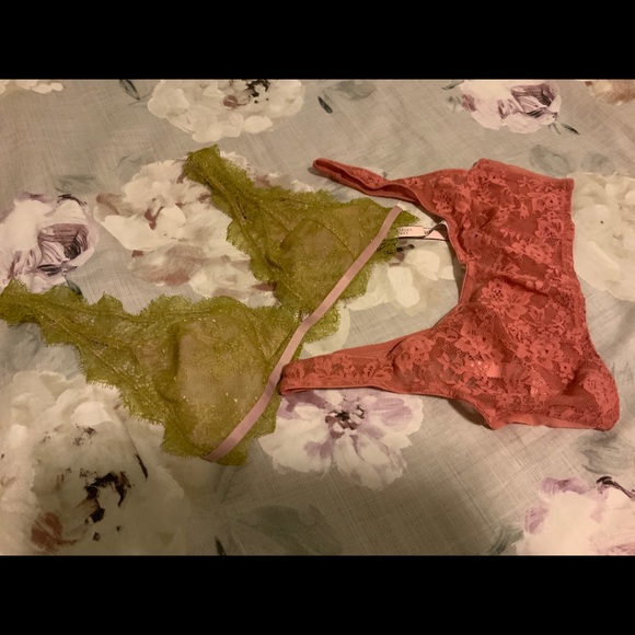 BRAND NEW! Victoria Secret Bralettes 🙂 - Picture 2 of 10